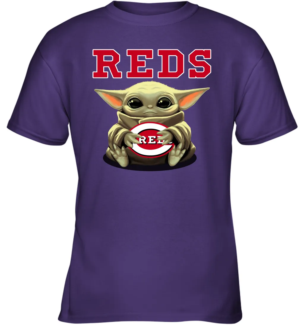 Baby Yoda Hugs Loves The Cincinnati Reds Baseball Youth T-Shirt