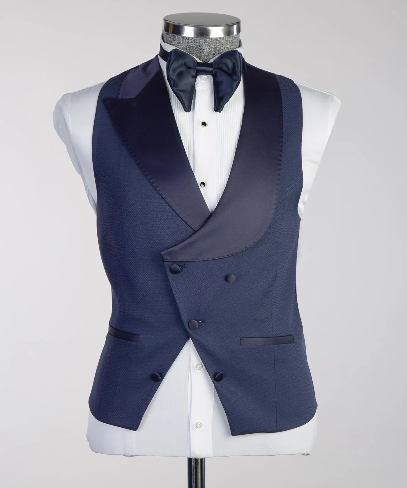 Cambridge tuxedo suit