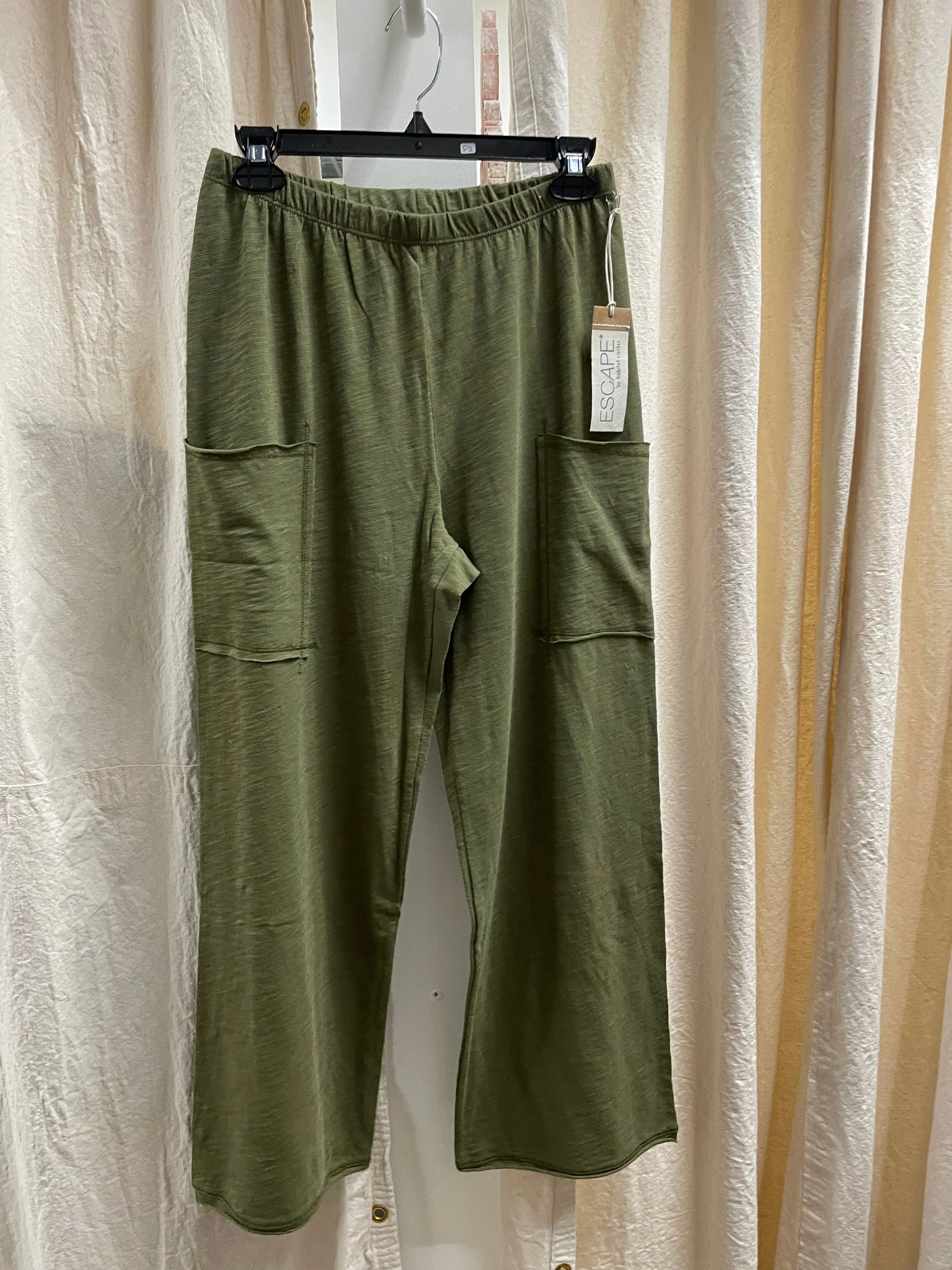 Cotton Slub Pocket Flood Pant in Olive by Escape